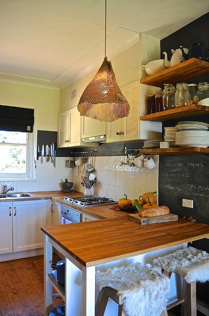 Rustic Kitchen by Luci.D Interiors