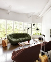 Houzz Tour: Modern Loft Designed for Entertaining