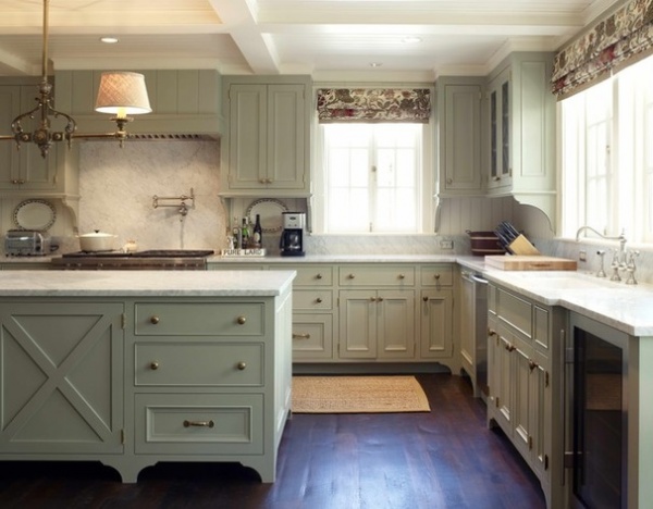 Traditional Kitchen by Warmington & North