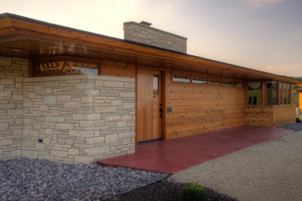 Midcentury Entry by Genesis Architecture, LLC.