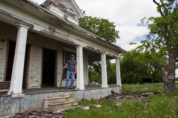 Farmhouse by Restoring Texas