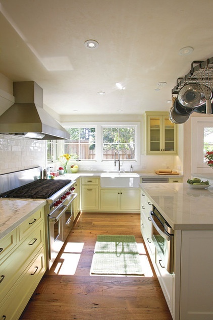 Farmhouse Kitchen by Justin Pauly Architects