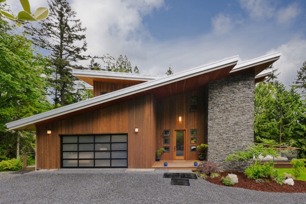 Contemporary Exterior by Kirsten Robertson and Frank Pietromonaco