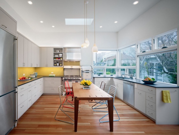 Contemporary Kitchen by Chr DAUER Architects