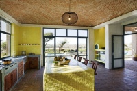 Kitchen Color: 7 Sensational Yellow Backsplashes