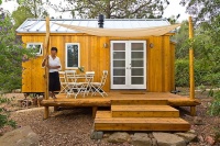 Houzz TV: Step Inside One Woman’s 140-Square-Foot Dream Home