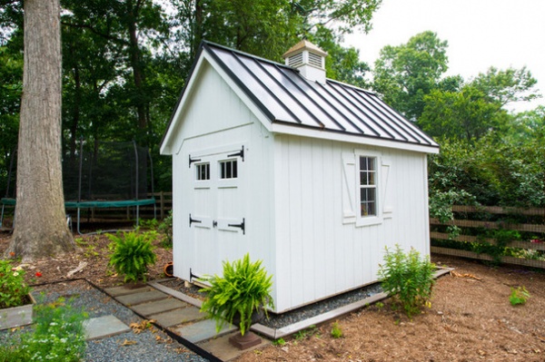 Traditional Garage And Shed by Smithouse