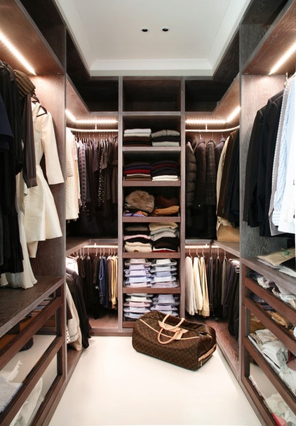 Closet by VSP Interiors