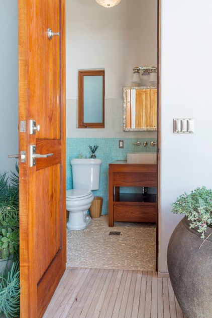 Contemporary Bathroom by Carolyn Reyes