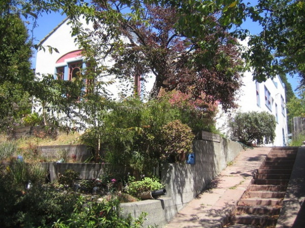 Houzz Tour: Building Up to a View in Berkeley