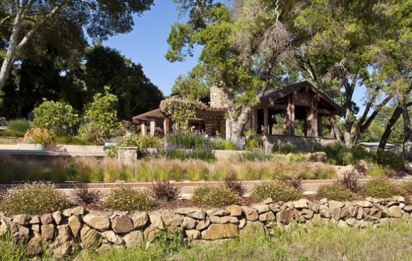 Rustic Landscape by Arterra Landscape Architects