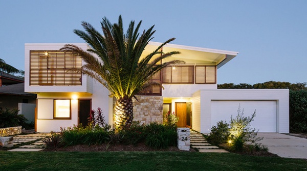 Houzz Tour: Surfer’s Beach House Built for Outdoor Living