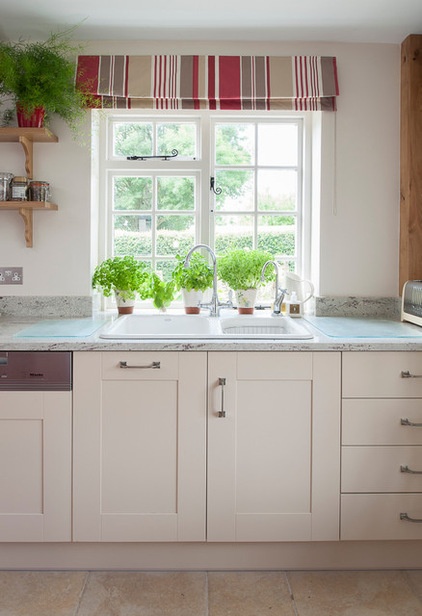 Traditional Kitchen by J M Interiors