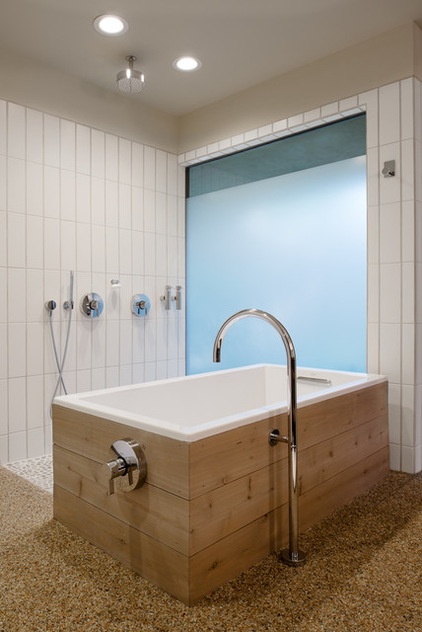 Midcentury Bathroom by Webber + Studio, Architects