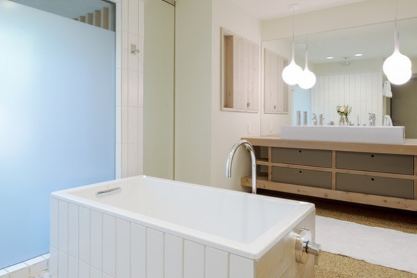 Midcentury Bathroom by Webber + Studio, Architects