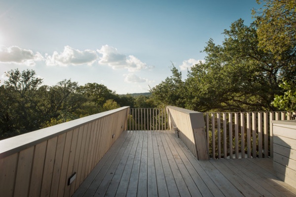 Midcentury Deck by Webber + Studio, Architects