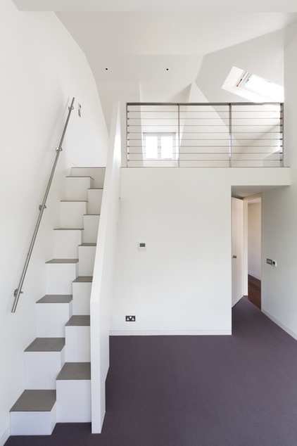 Contemporary Staircase by Gregory Phillips Architects