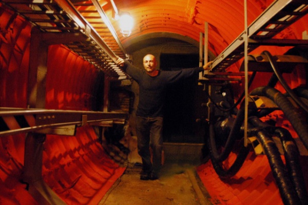 Houzz TV: Man Makes Himself at Home in a Missile Silo