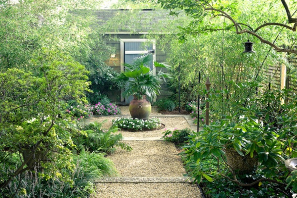 Traditional Landscape by Scott Brinitzer Design Associates