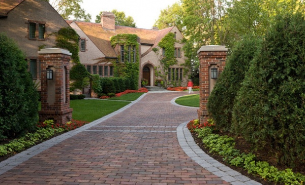 Traditional Landscape by Windsor Companies