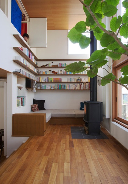 Contemporary Living Room by Nobuyuki Nagahama Architecht