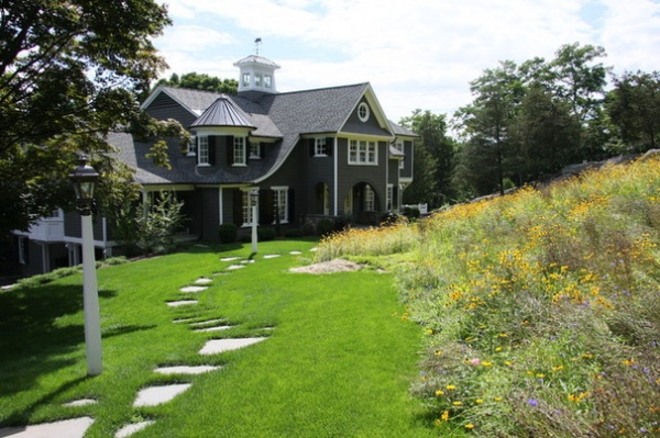 Victorian Landscape by Daniel Contelmo Architects