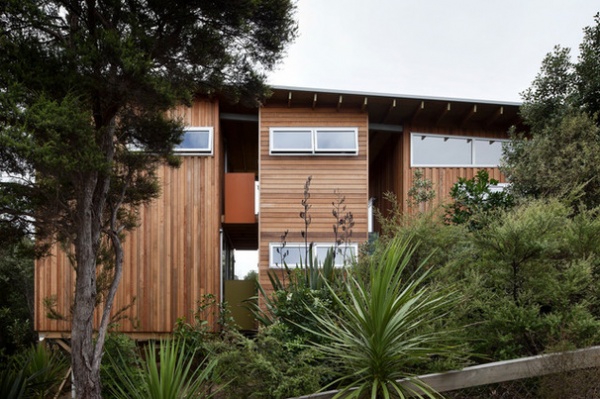 Houzz Tour: Three Pods Make a Beach House in New Zealand