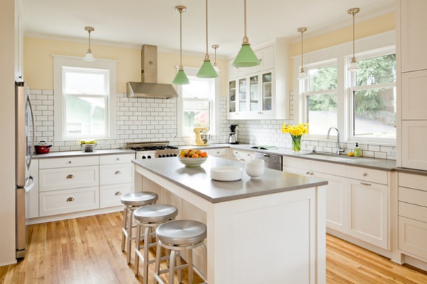 Contemporary Kitchen by LINCOLN BARBOUR PHOTO