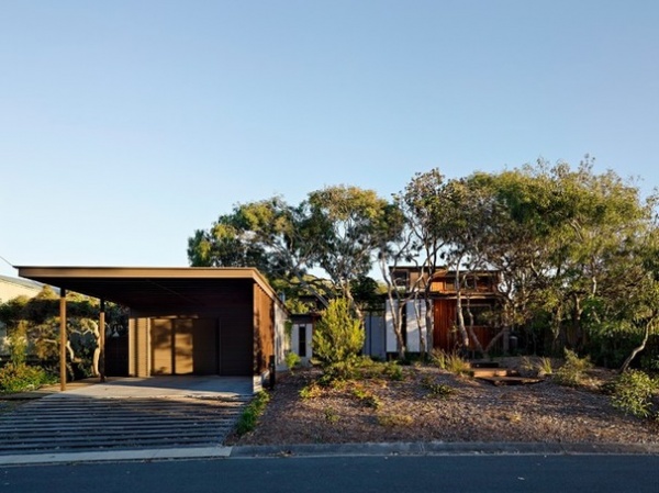 Houzz Tour: This Home Stands Out by Blending In