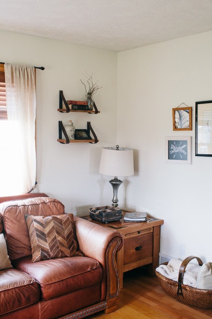 Farmhouse Living Room by A Darling Felicity Photography