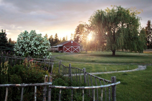 Farmhouse Garage And Shed My Houzz: Spokane Farmhouse