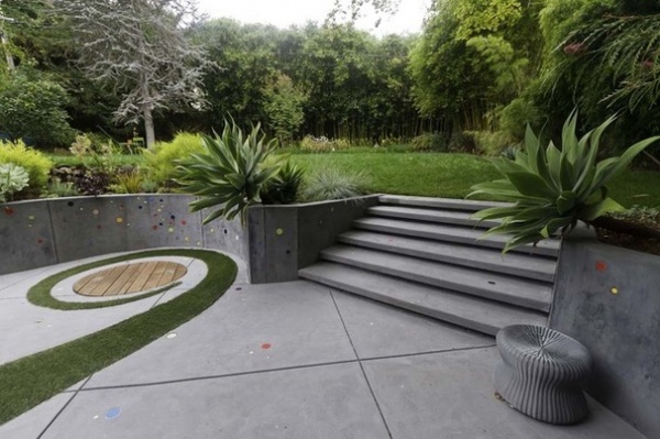 Garden Walls: Pour On the Style With Concrete