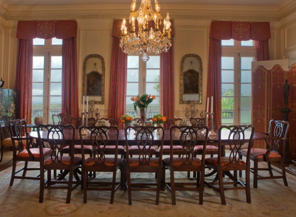 Traditional Dining Room by The Phoenix Photography