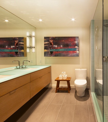 Modern Bathroom by Affecting Spaces