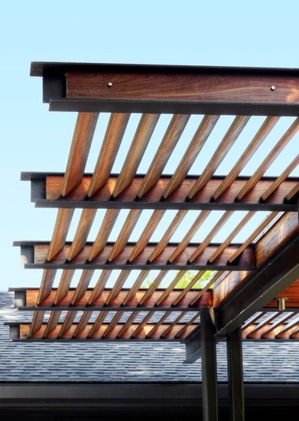 Patio Details: A Modern Pergola Stands Up to Nebraska’s Climate