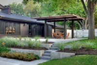 Patio Details: A Modern Pergola Stands Up to Nebraska’s Climate