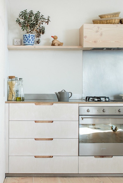 Birch Plywood Keeps Things Light in a Cotswolds Kitchen