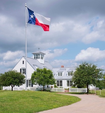 Houzz Tour: Relaxed Farmhouse Life for a Texas Family