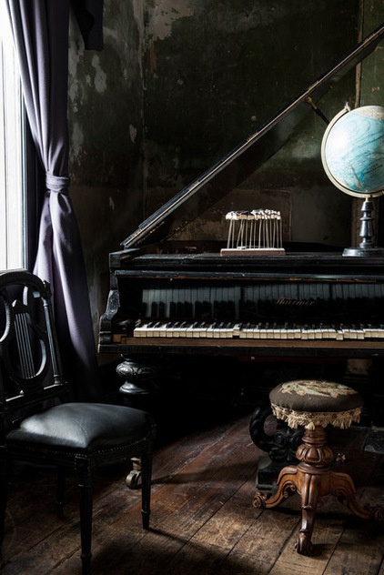 My Houzz:  Vintage Treasures Adorn a Faded Beauty