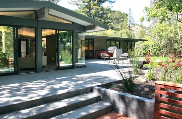 Contemporary Patio by Hart Wright Architects, AIA