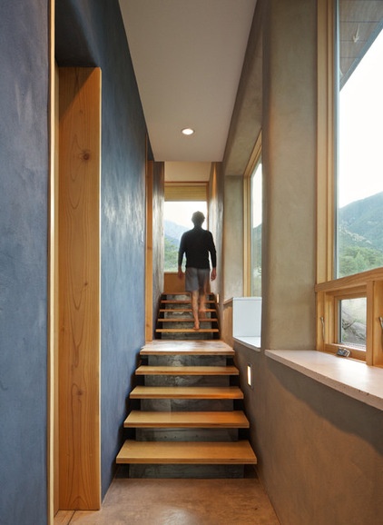 Modern Staircase by Gettliffe Architecture