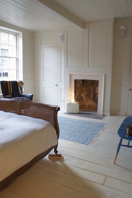 Traditional Bedroom by Chris Dyson Architects