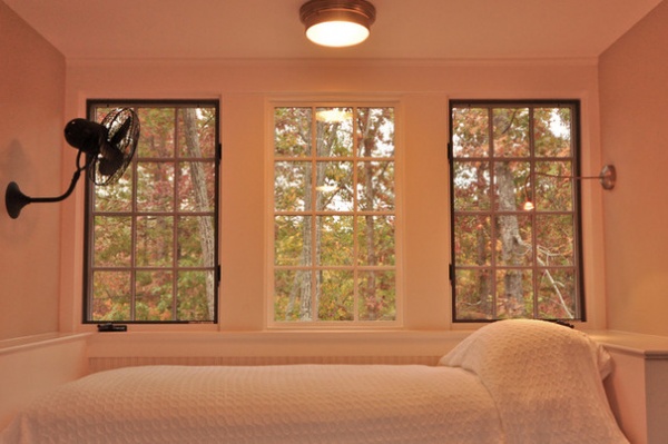 Rustic Bedroom by Dungan Nequette Architects