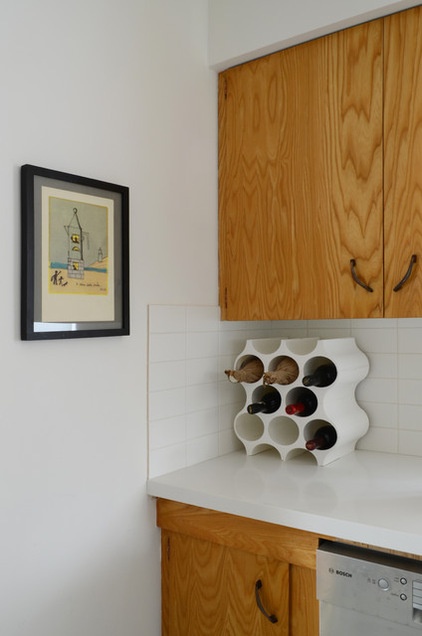 Midcentury Kitchen by Jane Vorbrodt