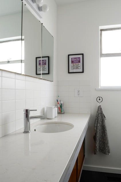 Midcentury Bathroom by Jane Vorbrodt