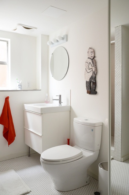 Midcentury Bathroom by Jane Vorbrodt