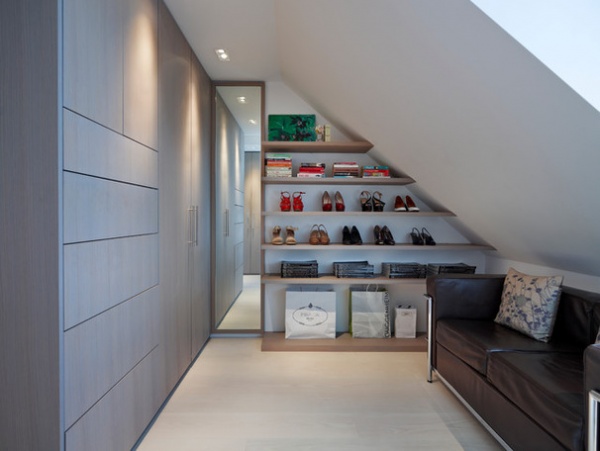 Closet by Gregory Phillips Architects