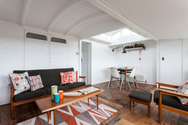 Houzz Tour: Former Train Car Now a Cozy Beach Home