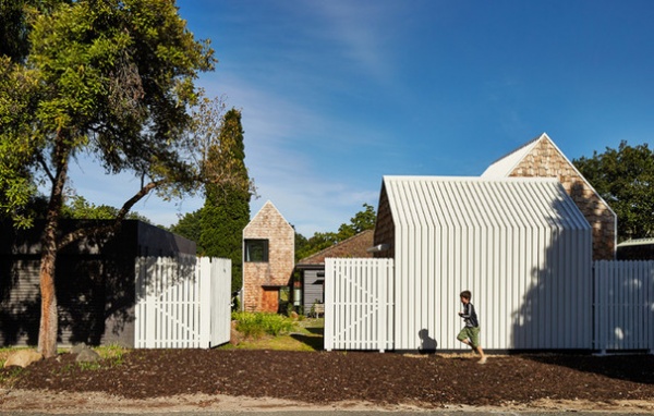 Contemporary Exterior by Andrew Maynard Architects