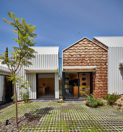 Contemporary Exterior by Andrew Maynard Architects